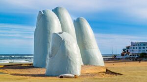 O Dedo em Punta Del Este Uruguai